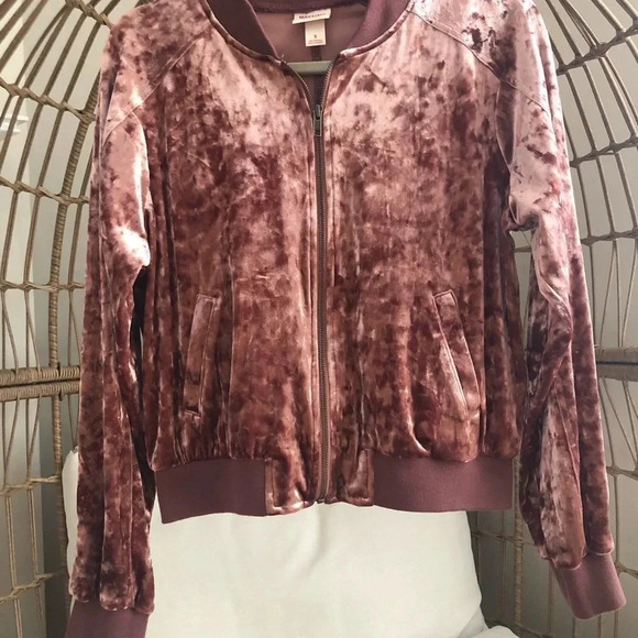 Mossimo Supply Co. Jackets & Blazers - Mossimo velour zip up